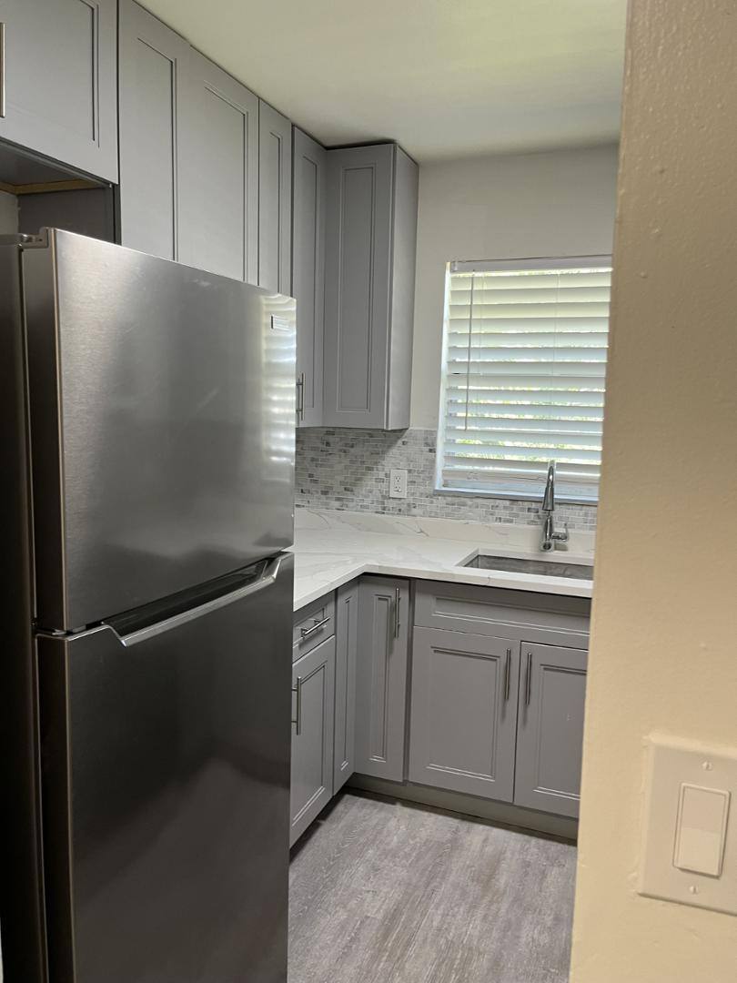 Apartment for rent at 2134 Lincoln St, Hollywood, FL 33020