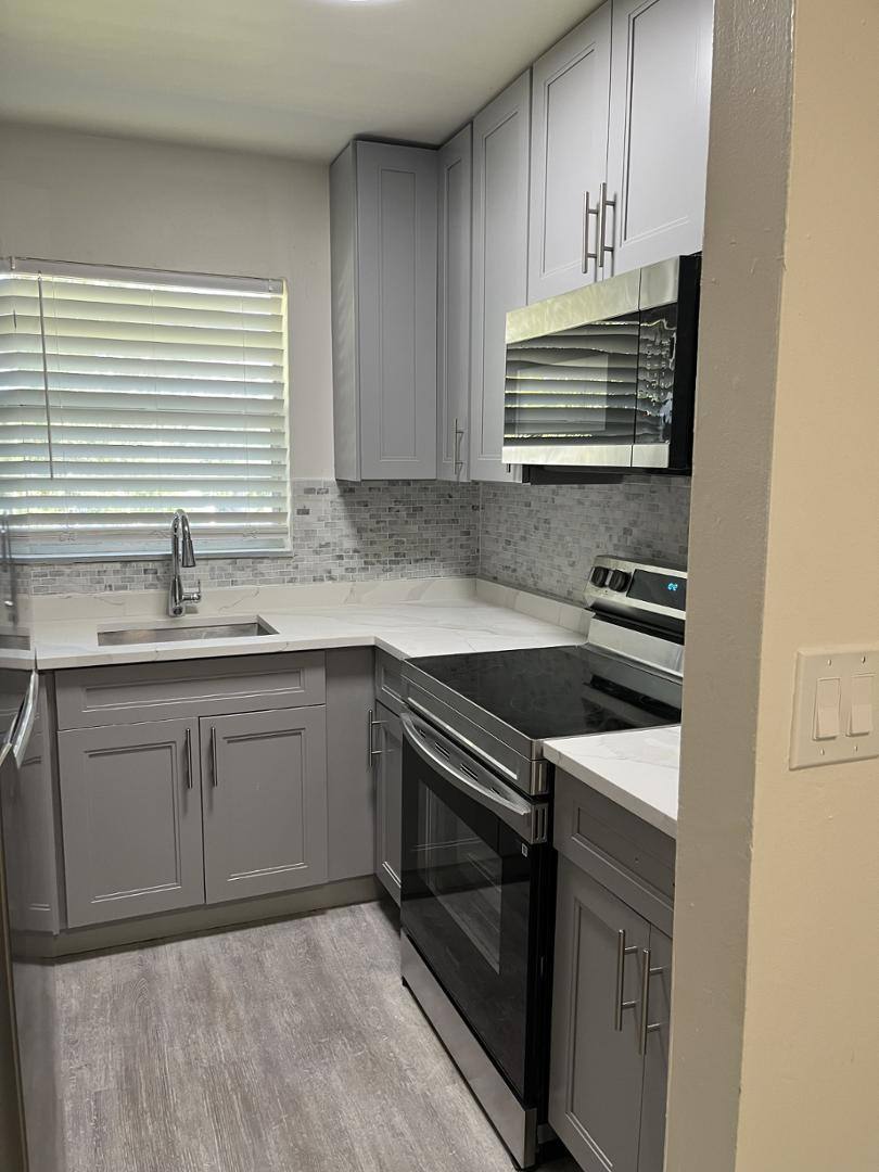 Apartment for rent at 2134 Lincoln St, Hollywood, FL 33020