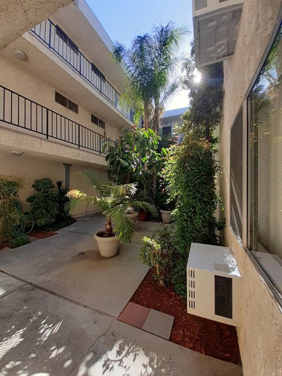 Apartment for rent at 15340 Vanowen St #101, Van Nuys, CA 91406