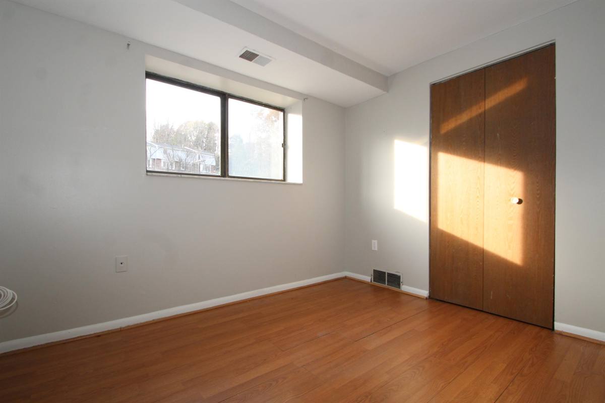 Apartment for rent at Sandy Creek, 6150-72 Library Rd, Bethel Park, PA 15102