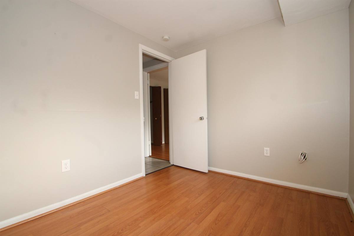 Apartment for rent at Sandy Creek, 6150-72 Library Rd, Bethel Park, PA 15102