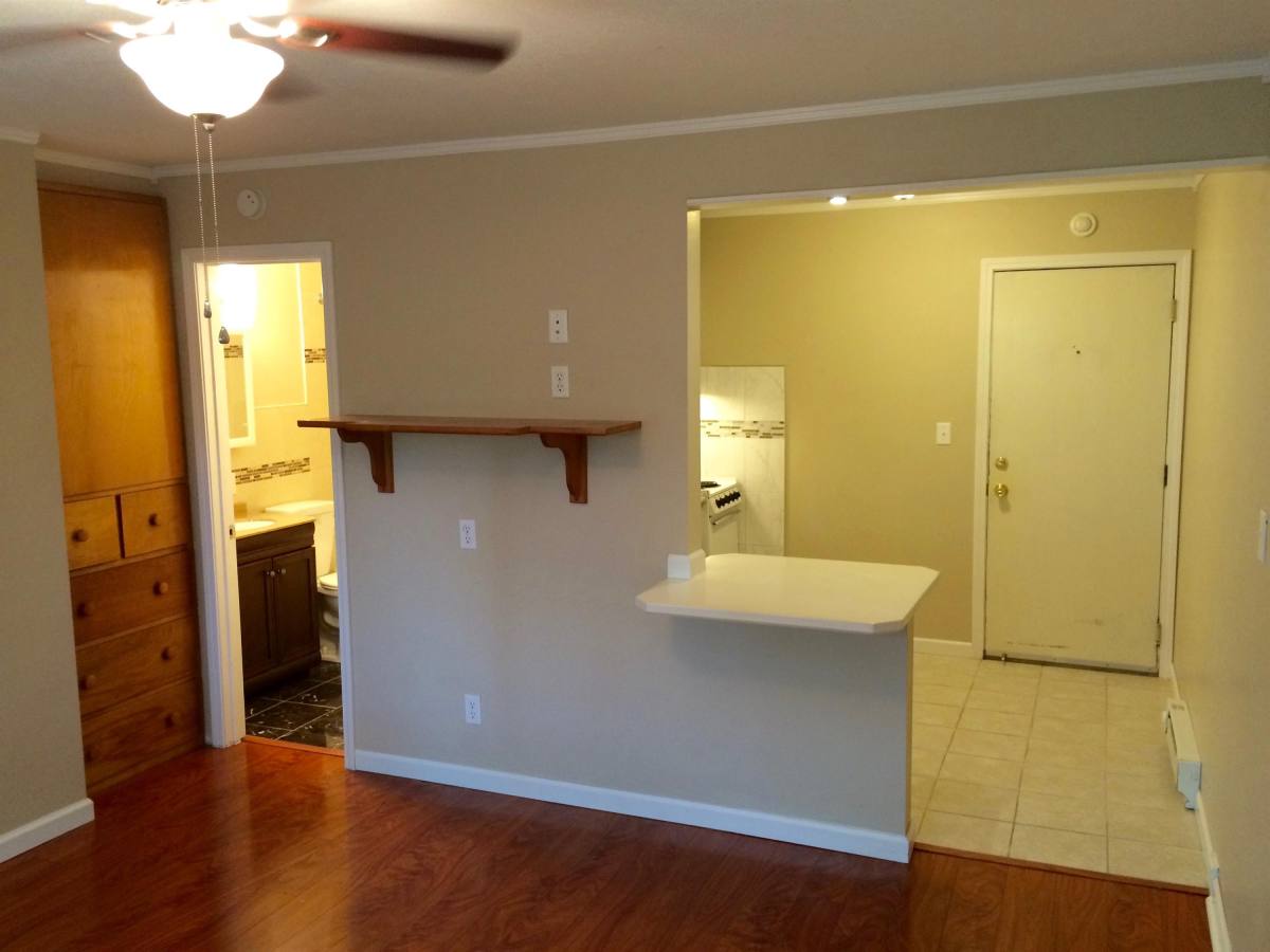 Apartment for rent at 2012 S Illinois Ave #5, Carbondale, IL 62903