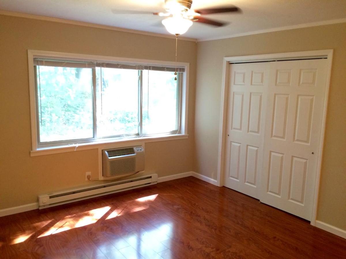 Apartment for rent at 2012 S Illinois Ave #5, Carbondale, IL 62903