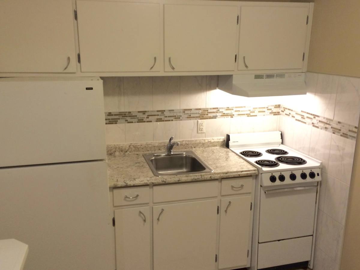Apartment for rent at 2012 S Illinois Ave #5, Carbondale, IL 62903