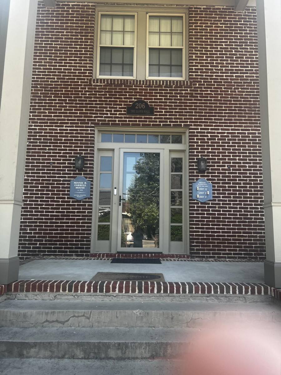 Apartment for rent at 206 N Poplar St E, Aberdeen, NC 28315
