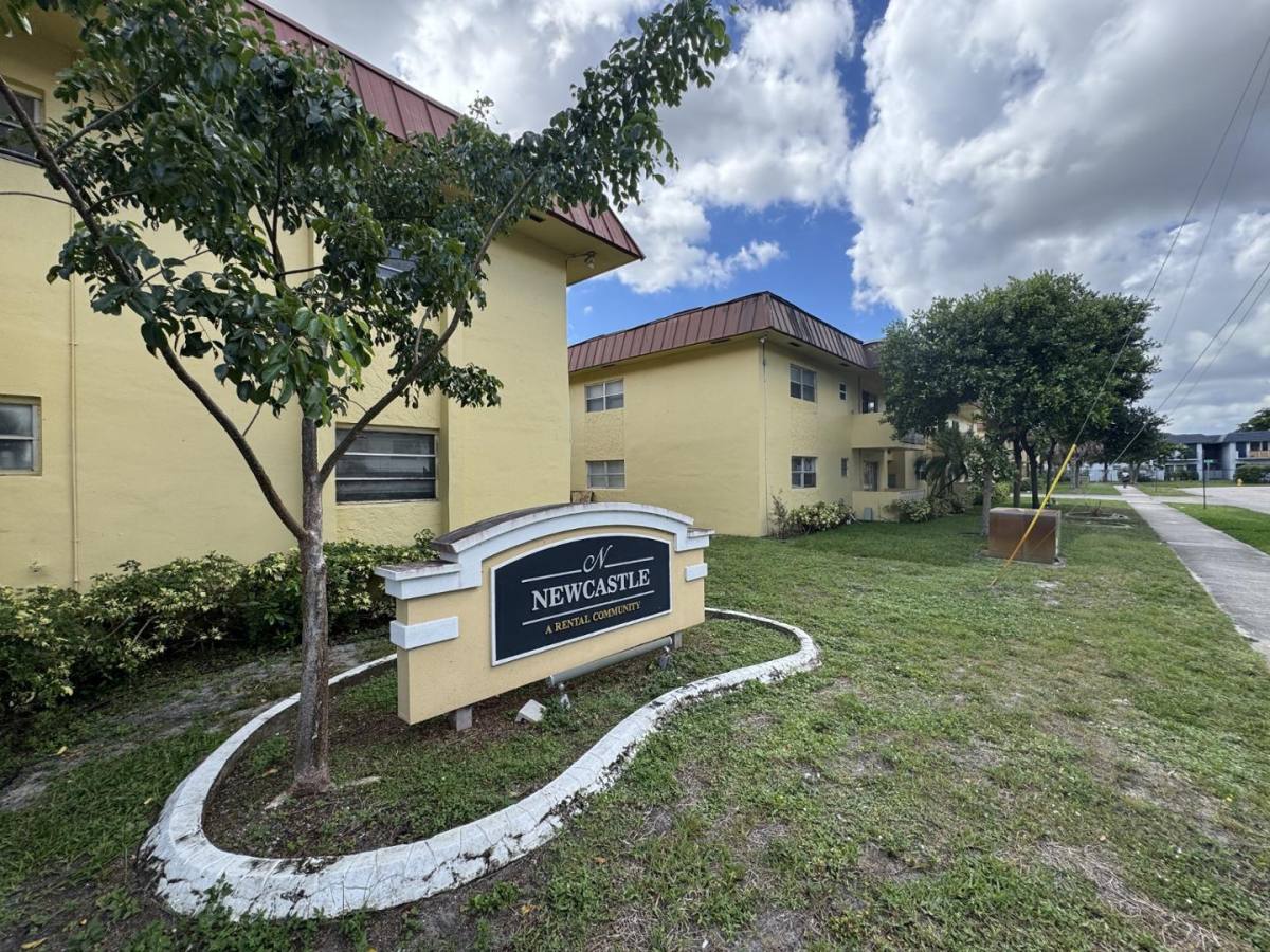 Apartment for rent at 3380-3400 NW 30 St, Fort Lauderdale, FL 33311