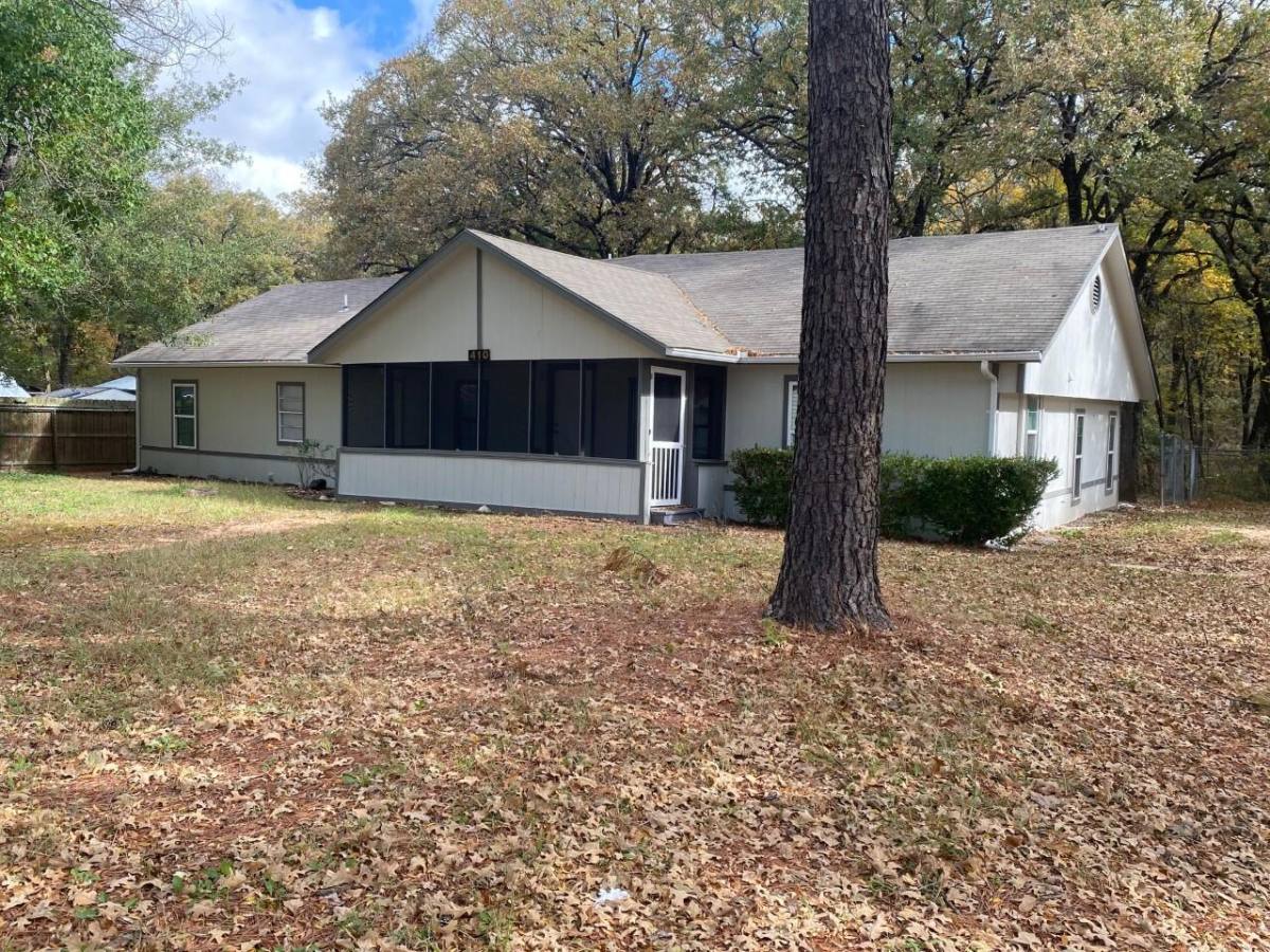 House for rent at 410 Pleasure Land Rd, Mabank, TX 75156