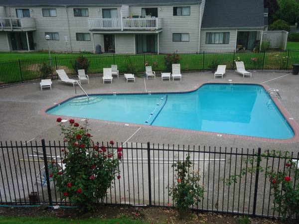Apartment for rent at River's Edge Towne Homes, 945 Lewis Ave #240, Eugene, OR 97402