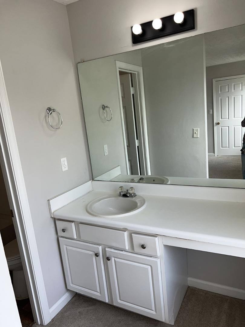 Townhouse for rent at Barrington Hills, 1886 Barrington Overlook #1, Marietta, GA 30066