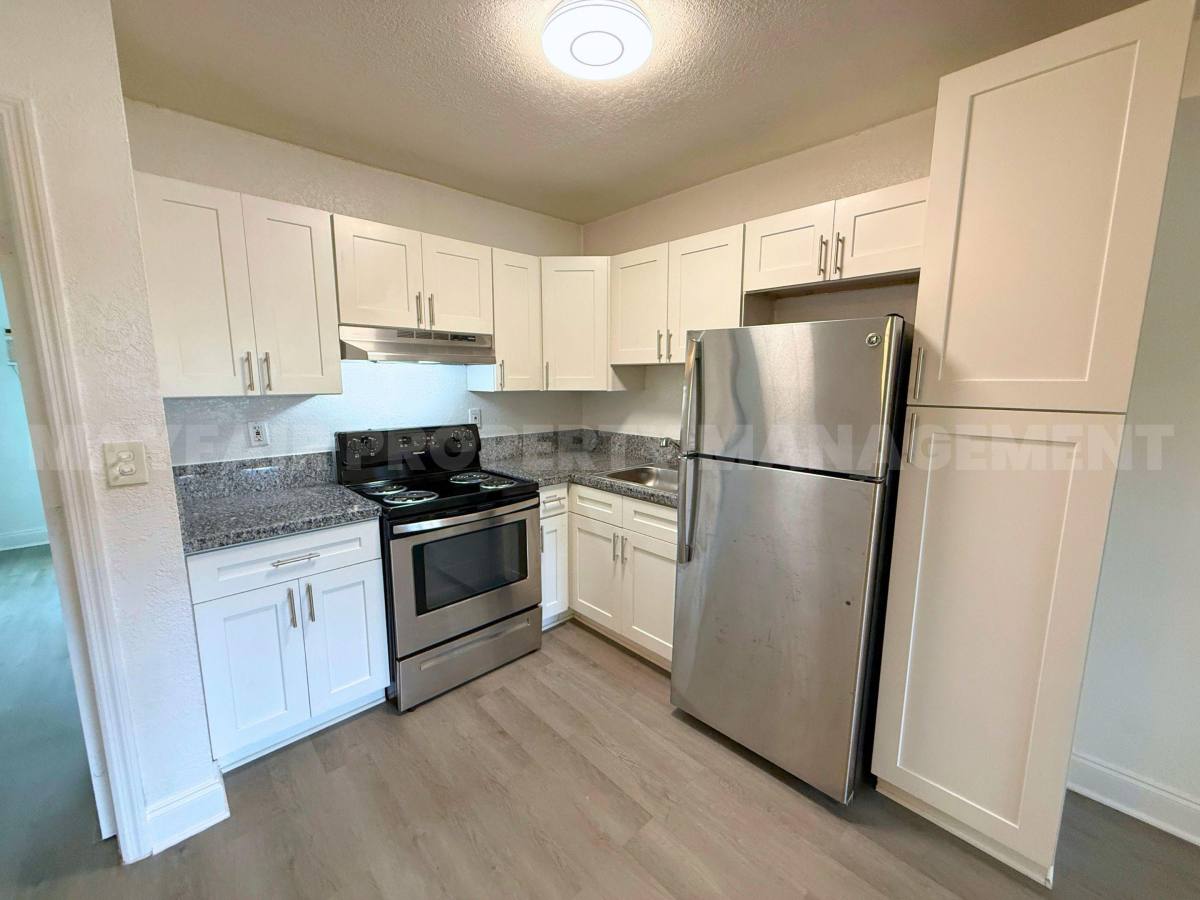Apartment for rent at 240 SW 8th St #3, Pompano Beach, FL 33060