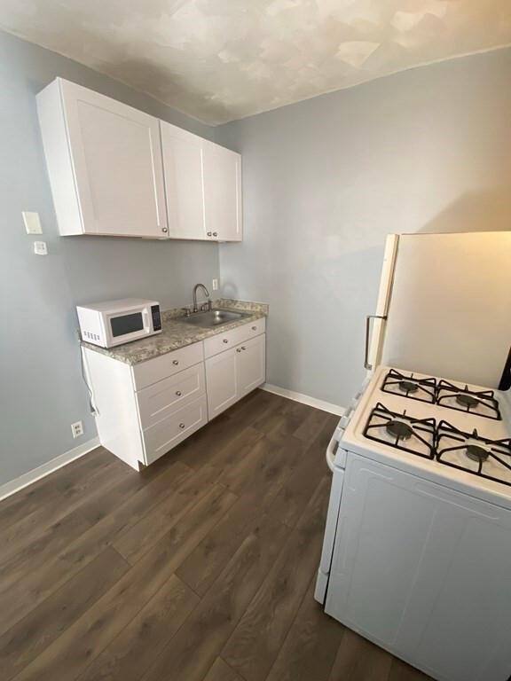 Apartment for rent at 502 Fourth St #2E, Fall River, MA 02721
