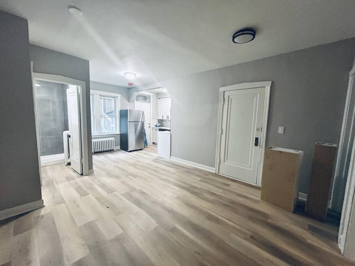 Apartment for rent at 5005 N Harding Ave, Chicago, IL 60625