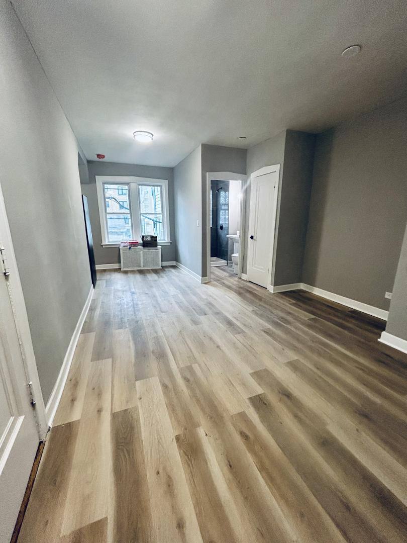 Apartment for rent at 5005 N Harding Ave, Chicago, IL 60625
