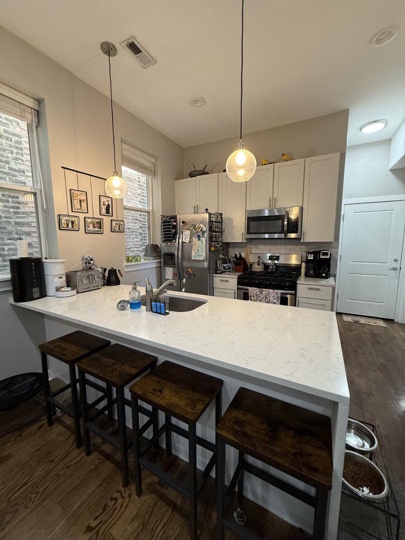 Apartment for rent at 734 N Throop St #3R, Chicago, IL 60642