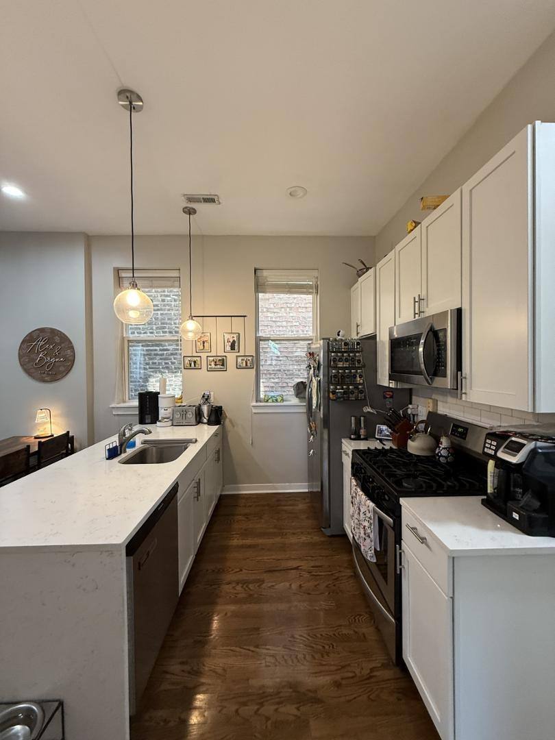 Apartment for rent at 734 N Throop St #3R, Chicago, IL 60642