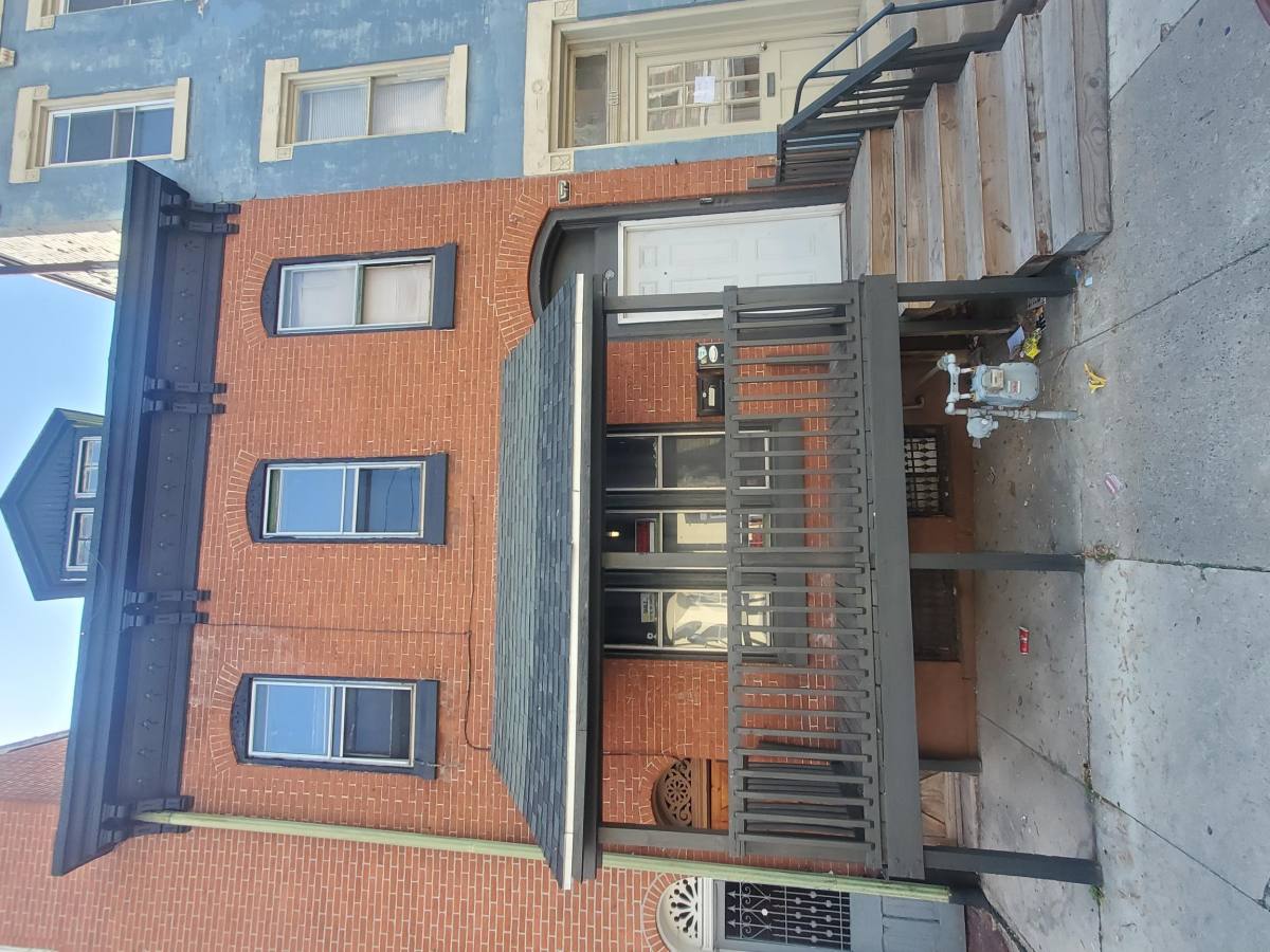Apartment for rent at 608 N 10th St, Reading, PA 19604