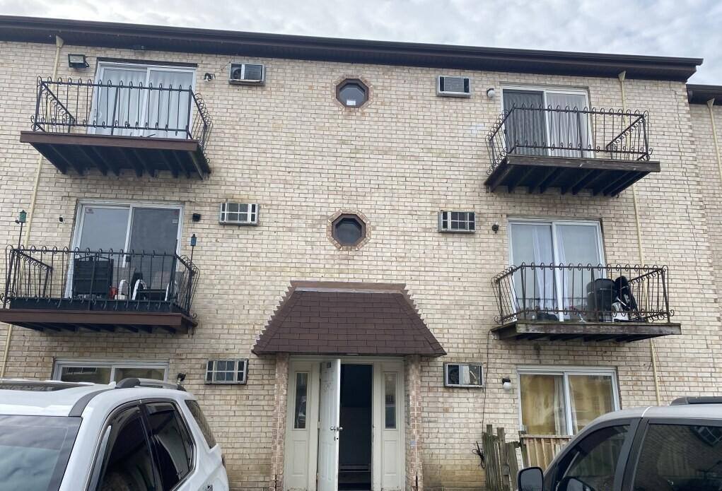 Condo for rent at Arlington Grove, 2407 Randall Lane #3F, Arlington Heights, IL 60004
