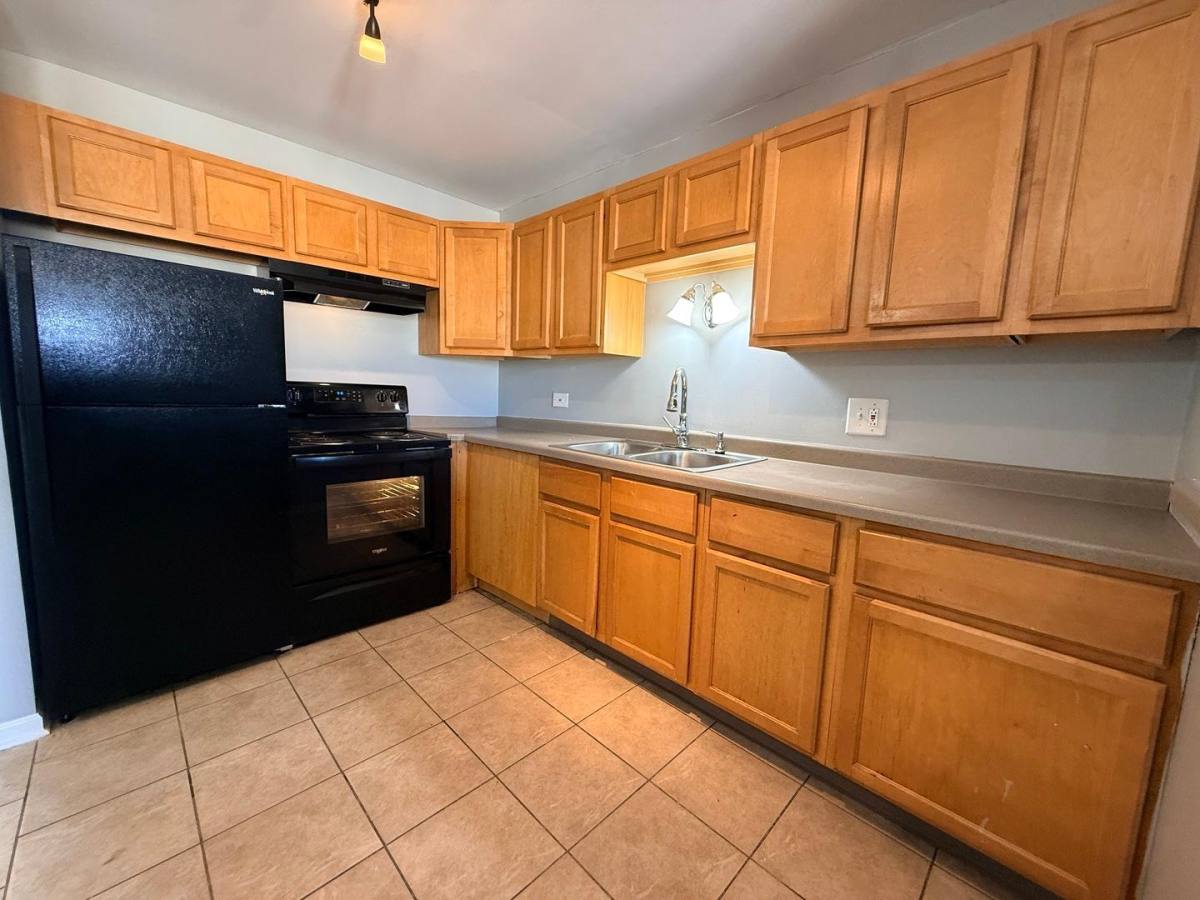 Condo for rent at Arlington Grove, 2407 Randall Lane #3F, Arlington Heights, IL 60004
