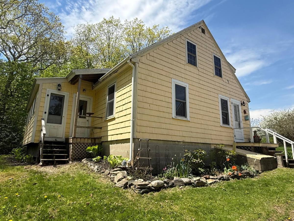 House for rent at 71 Winslow Hill Rd, Nobleboro, ME 04555