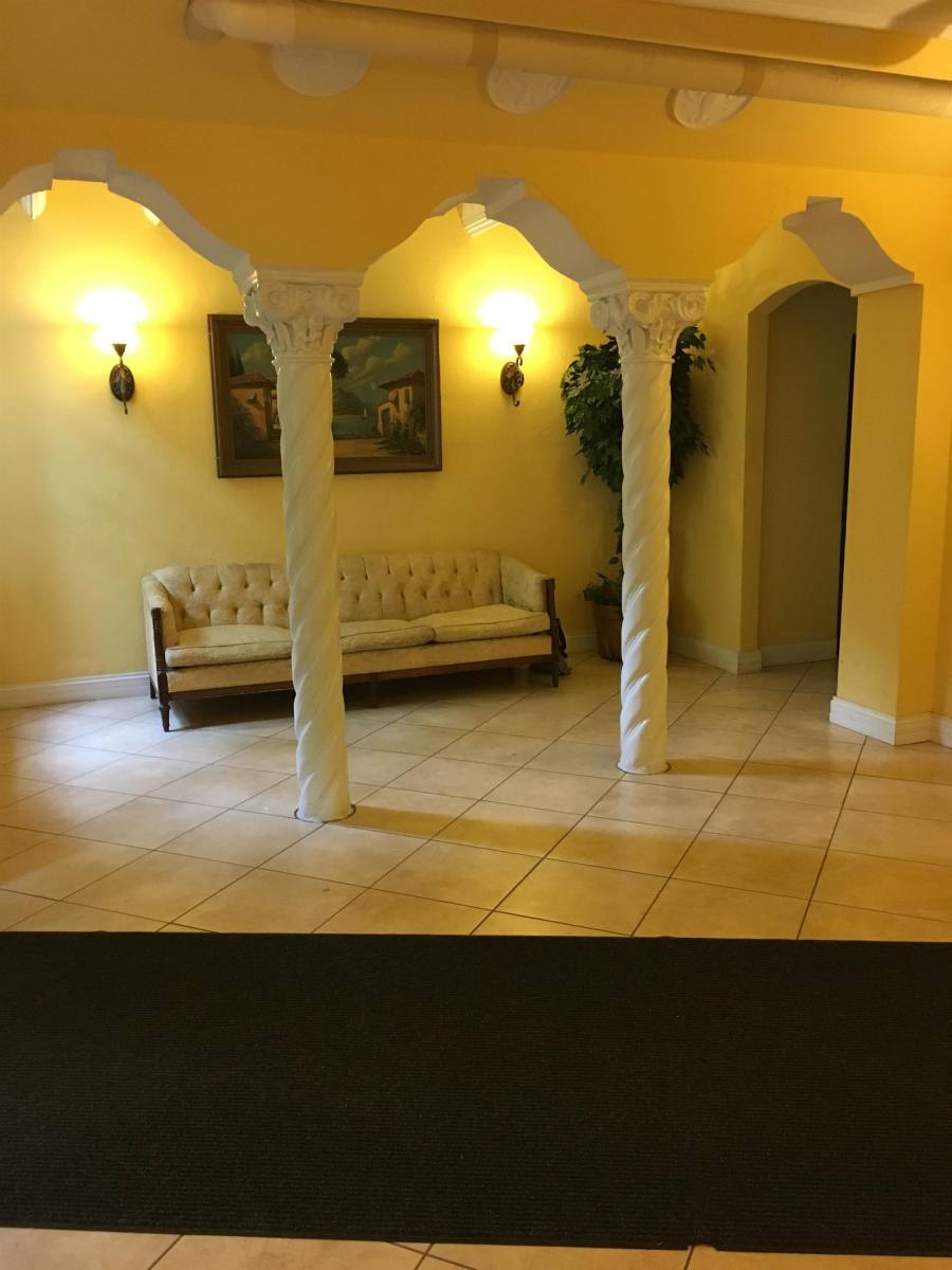 Apartment for rent at 633 W Deming Place #202, Chicago, IL 60614