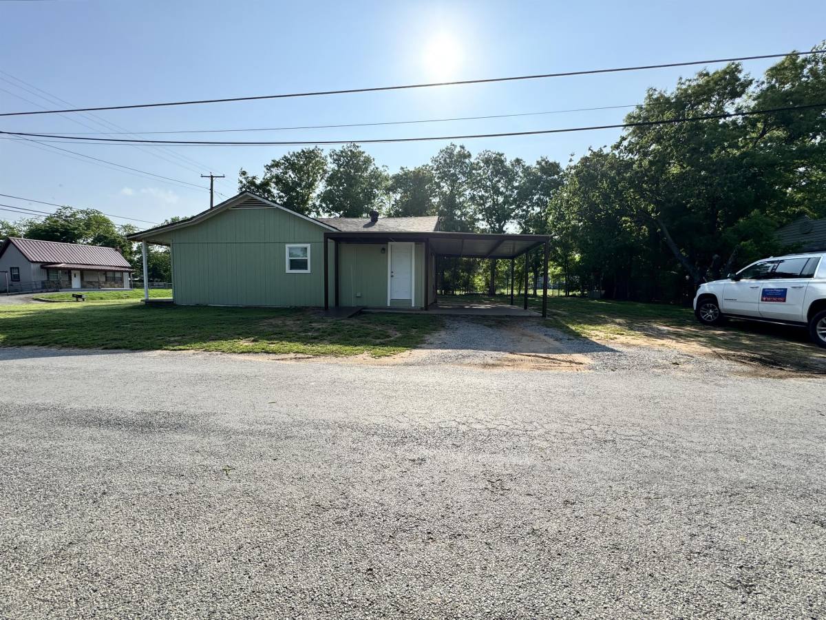 House for rent at 719 E College St, Burkburnett, TX 76354