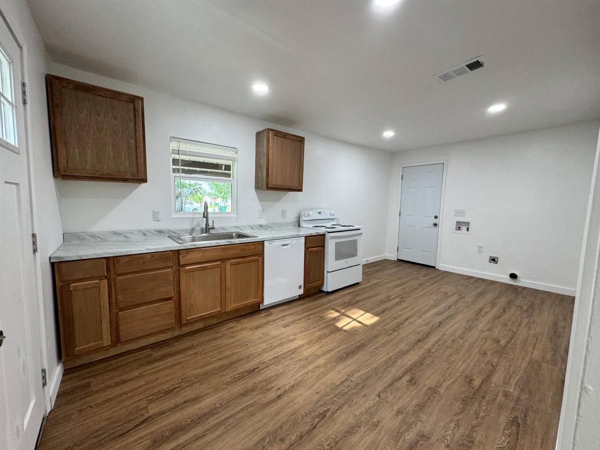 House for rent at 719 E College St, Burkburnett, TX 76354