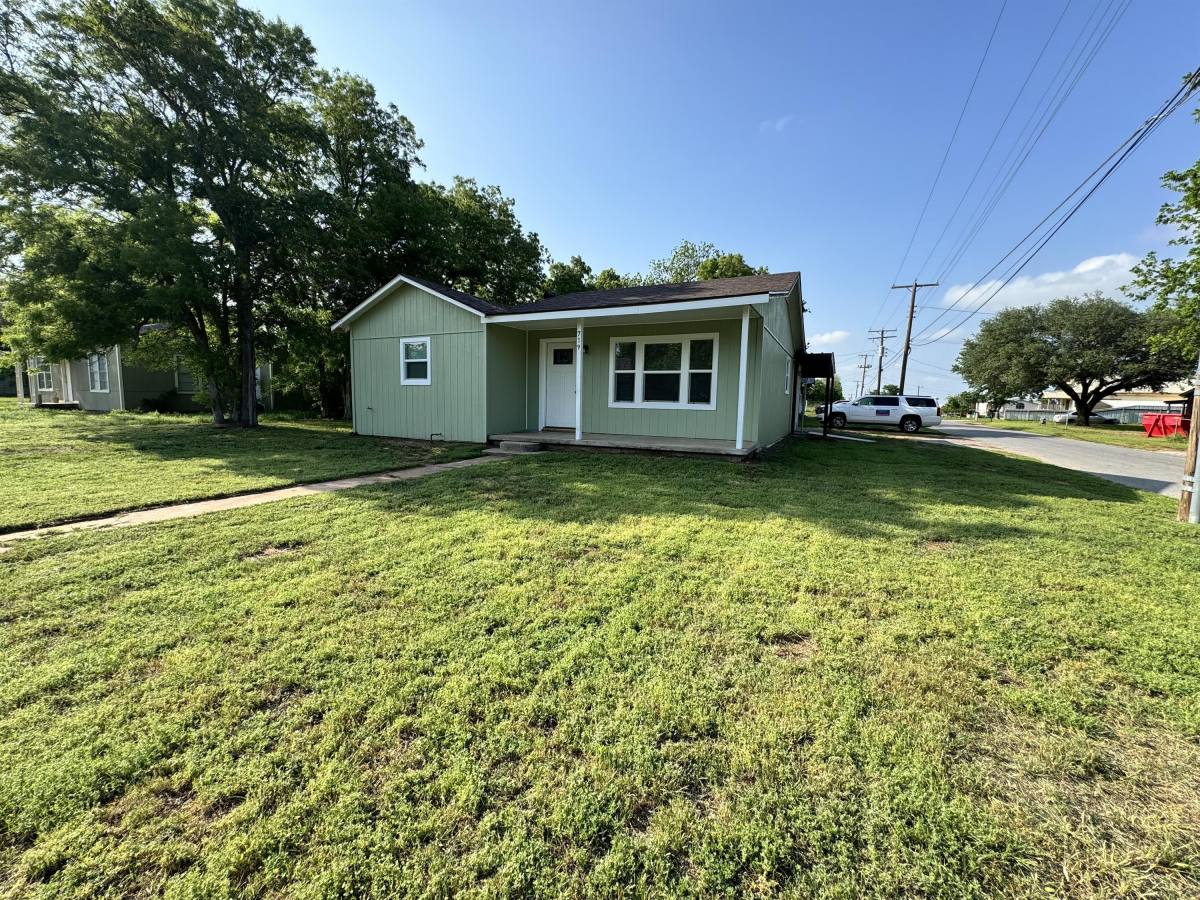 House for rent at 719 E College St, Burkburnett, TX 76354