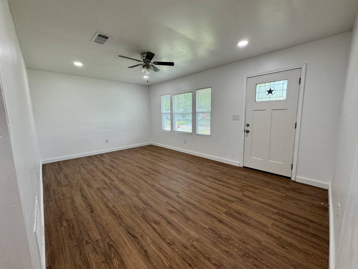 House for rent at 719 E College St, Burkburnett, TX 76354