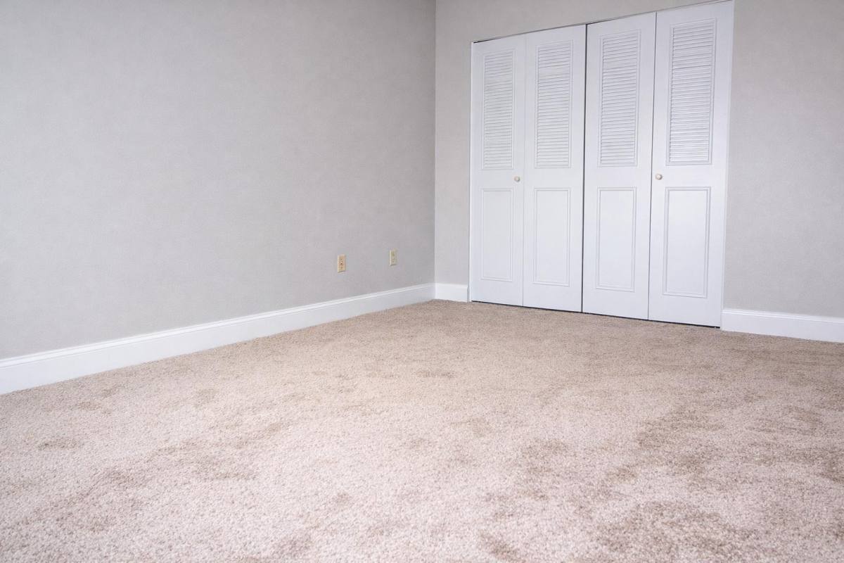 Apartment for rent at Greentree Manor, 1088 Greentree Rd, Pittsburgh, PA 15220