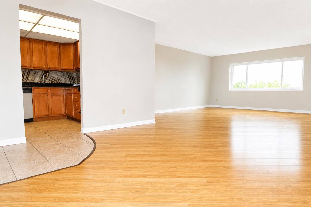 Apartment for rent at Greentree Manor, 1088 Greentree Rd, Pittsburgh, PA 15220
