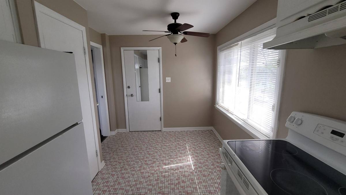 Apartment for rent at 9600 S Komensky Ave #3W, Oak Lawn, IL 60453