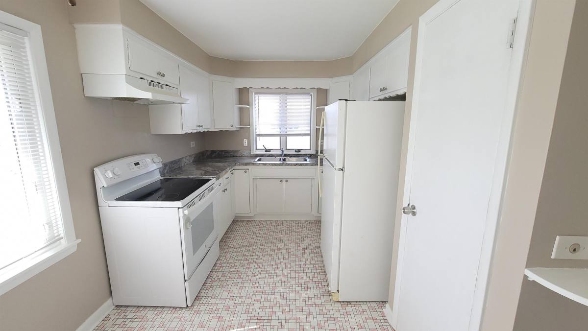 Apartment for rent at 9600 S Komensky Ave #3W, Oak Lawn, IL 60453