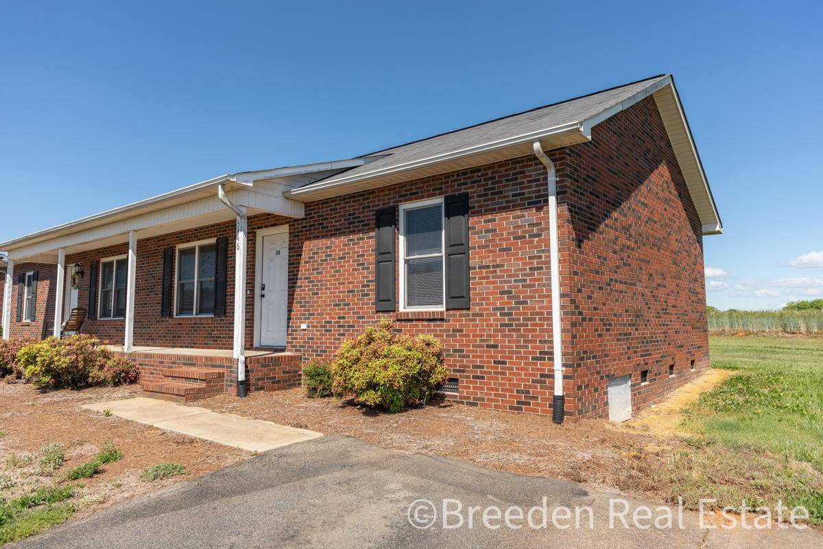 Apartment for rent at Dreamy Meadow, 3405 Dreamy Lane #8, Claremont, NC 28610