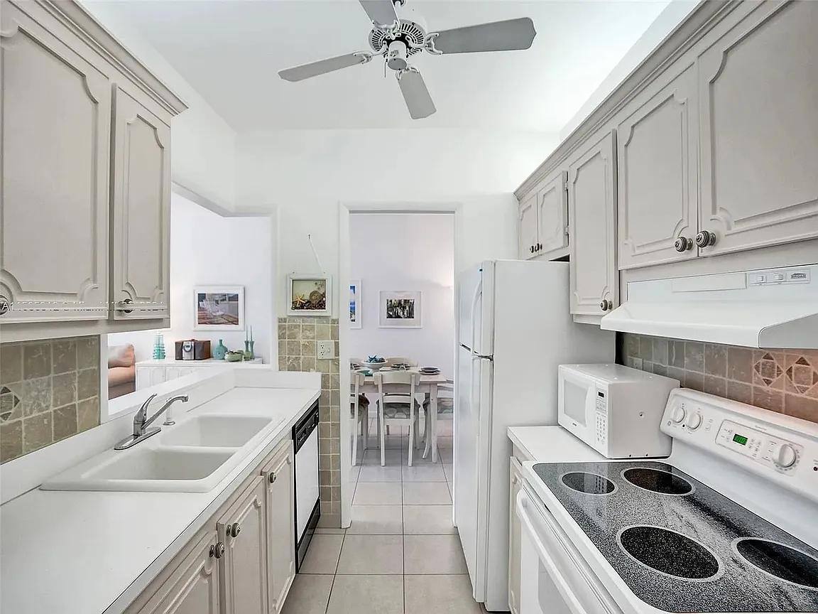 Apartment for rent at Lado Del Rio, 400 N Riverside Dr, Pompano Beach, FL 33062