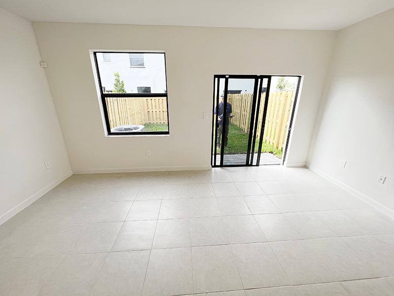 Townhouse for rent at Pine Isle Mobile Home Community, 13302 SW 286th St, Homestead, FL 33033