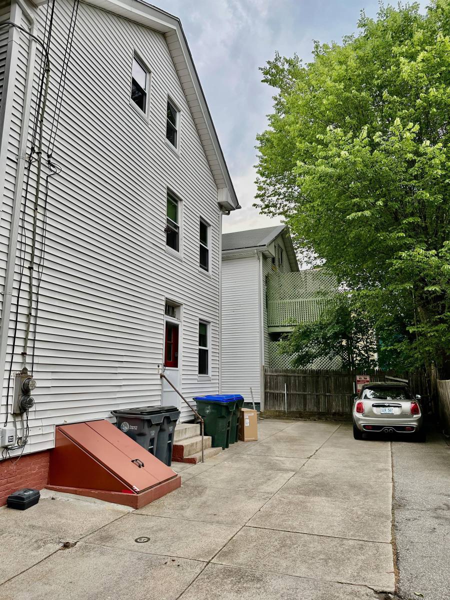 Apartment for rent at 92 Vernon St #1, Providence, RI 02903