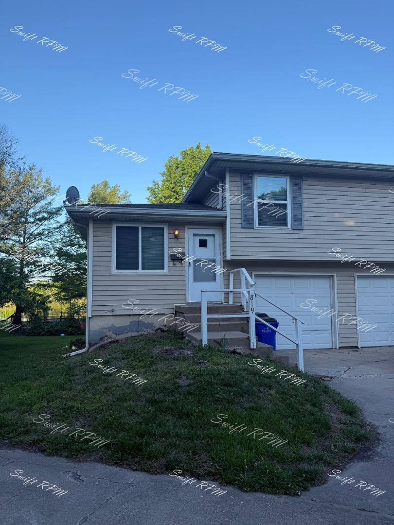 Townhouse for rent at Ridgeview Terrace, 819 E Sheridan St #1, Olathe, KS 66061