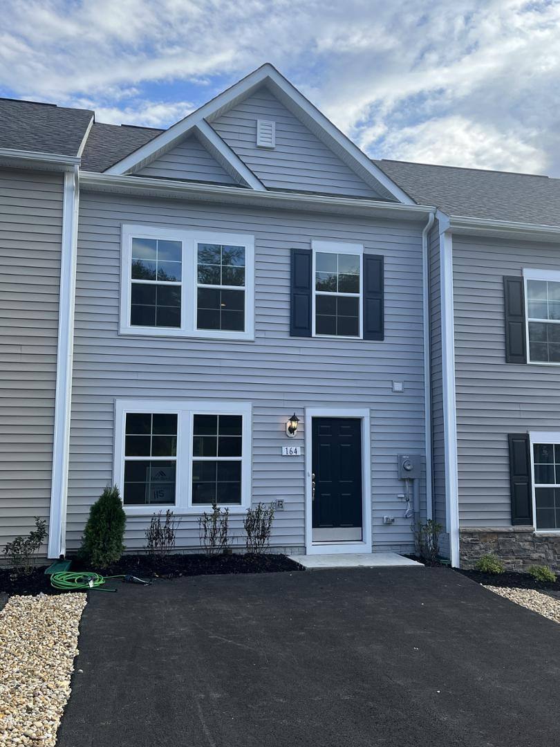 Townhouse for rent at 164 Scotch Pine Dr #1, Bunker Hill, WV 25413