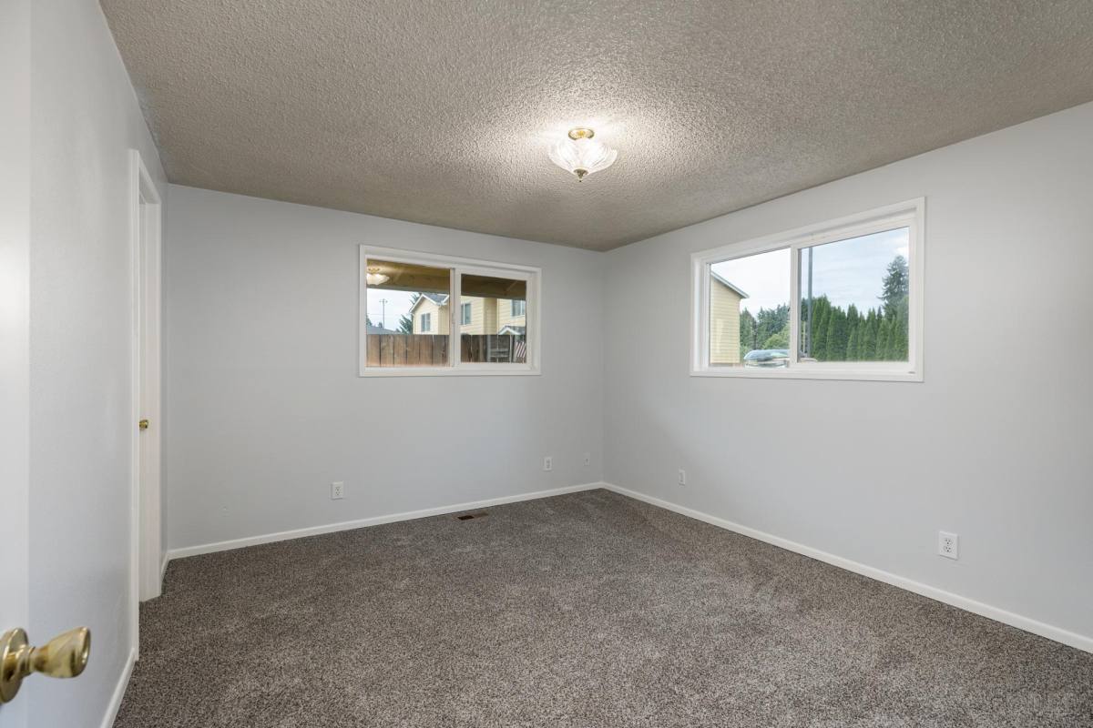 House for rent at 52371 SW 1st St, Scappoose, OR 97056