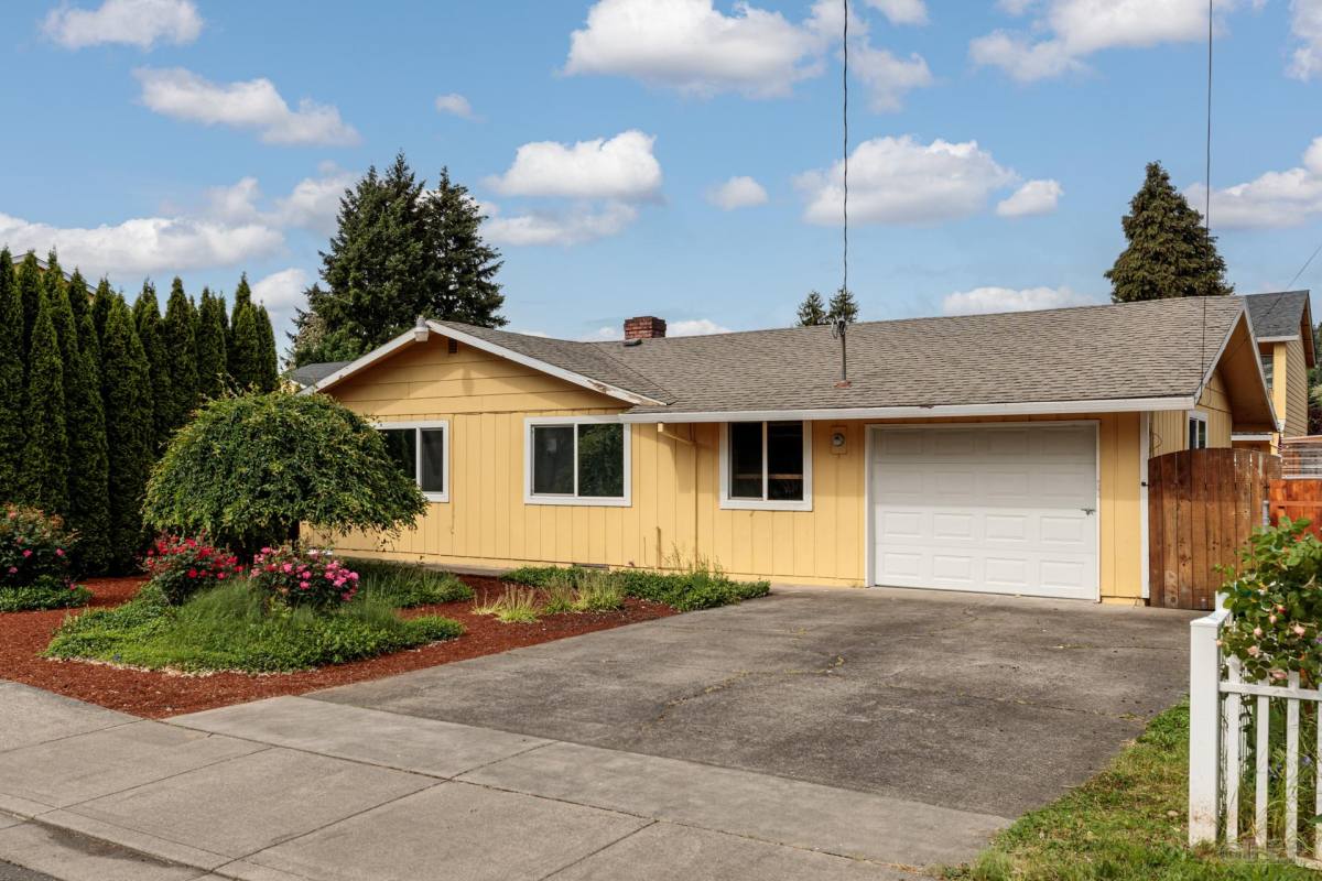 House for rent at 52371 SW 1st St, Scappoose, OR 97056