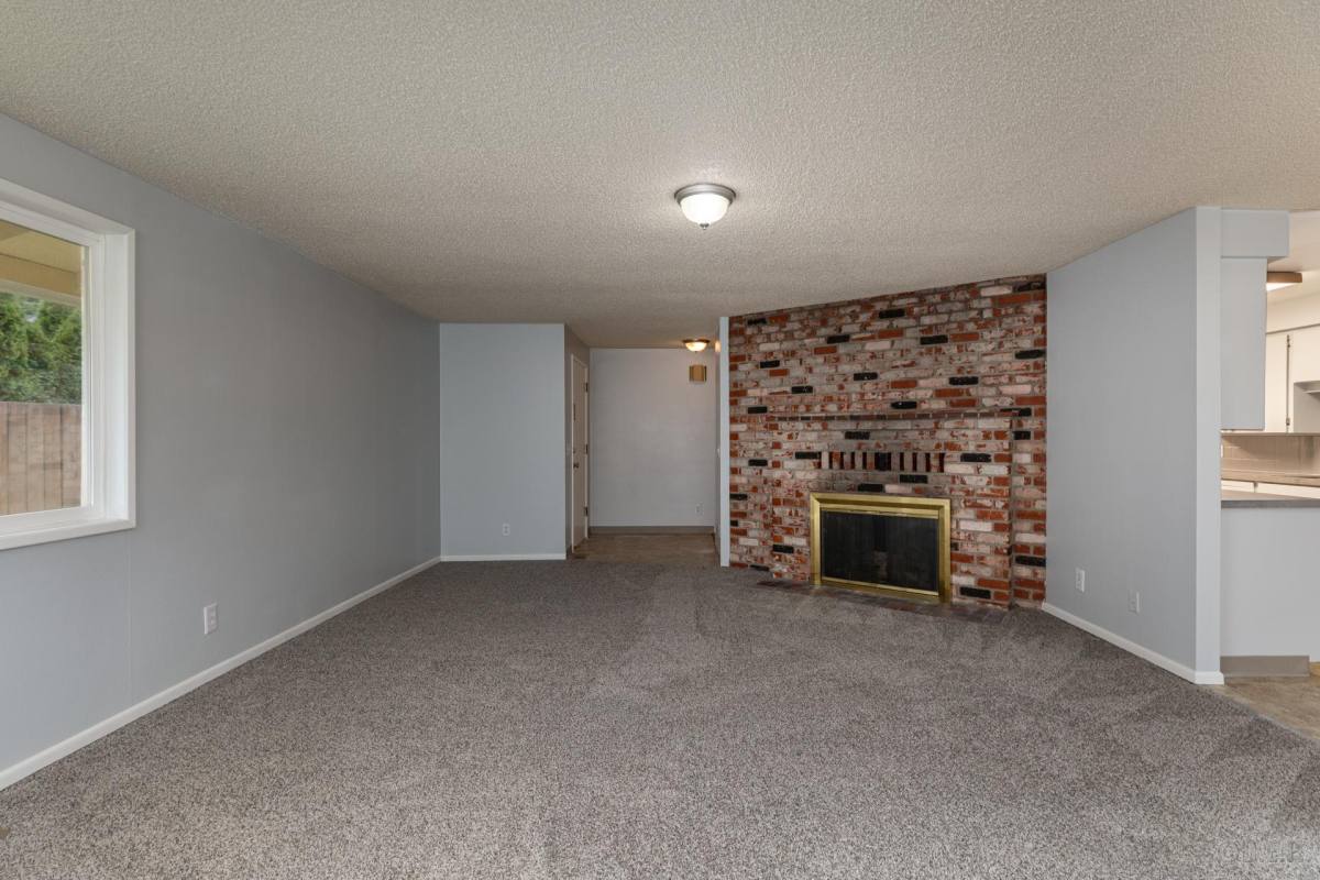 House for rent at 52371 SW 1st St, Scappoose, OR 97056