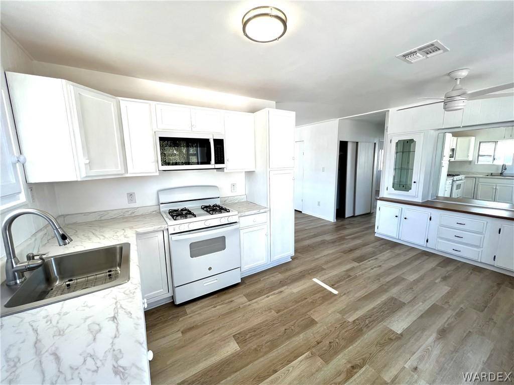 House for rent at 945 Holly St, Bullhead City, AZ 86442
