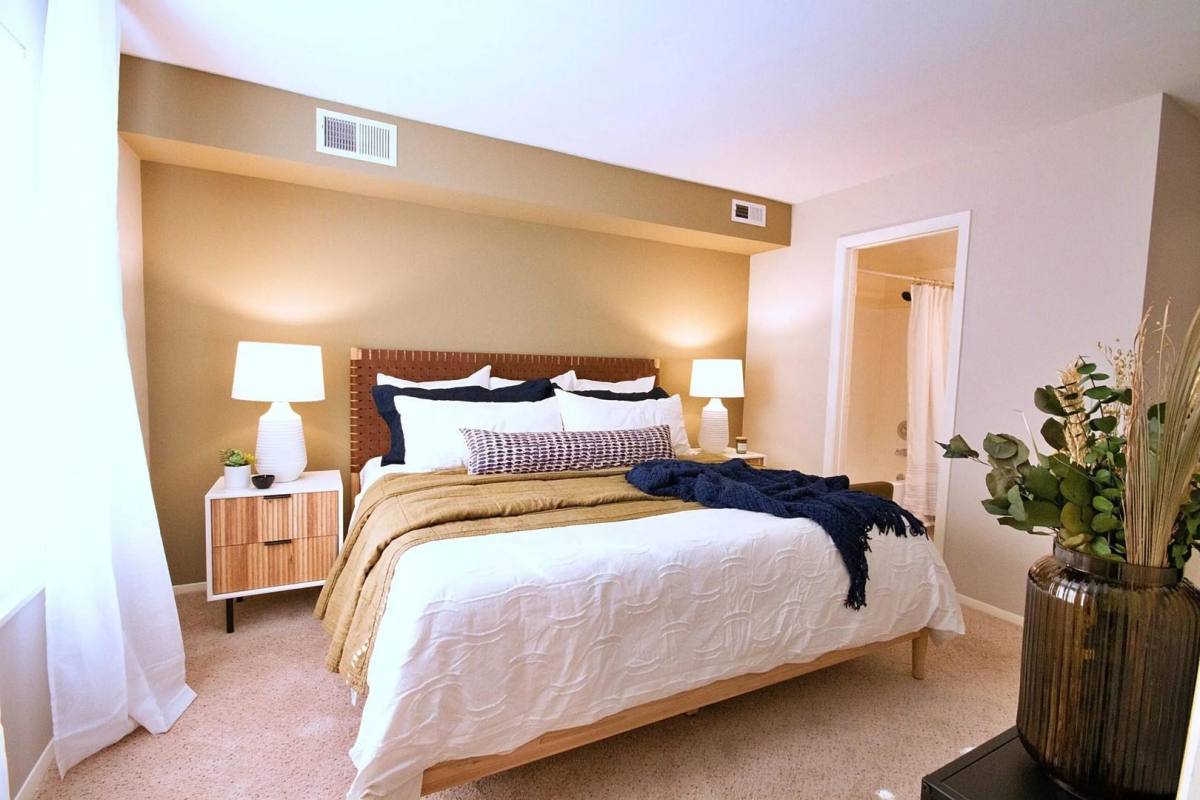 Apartment for rent at 4124 Landing Dr #1C, Aurora, IL 60504