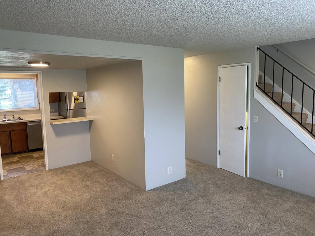 Townhouse for rent at 210 W Pacific Ave #4, Westport, WA 98595