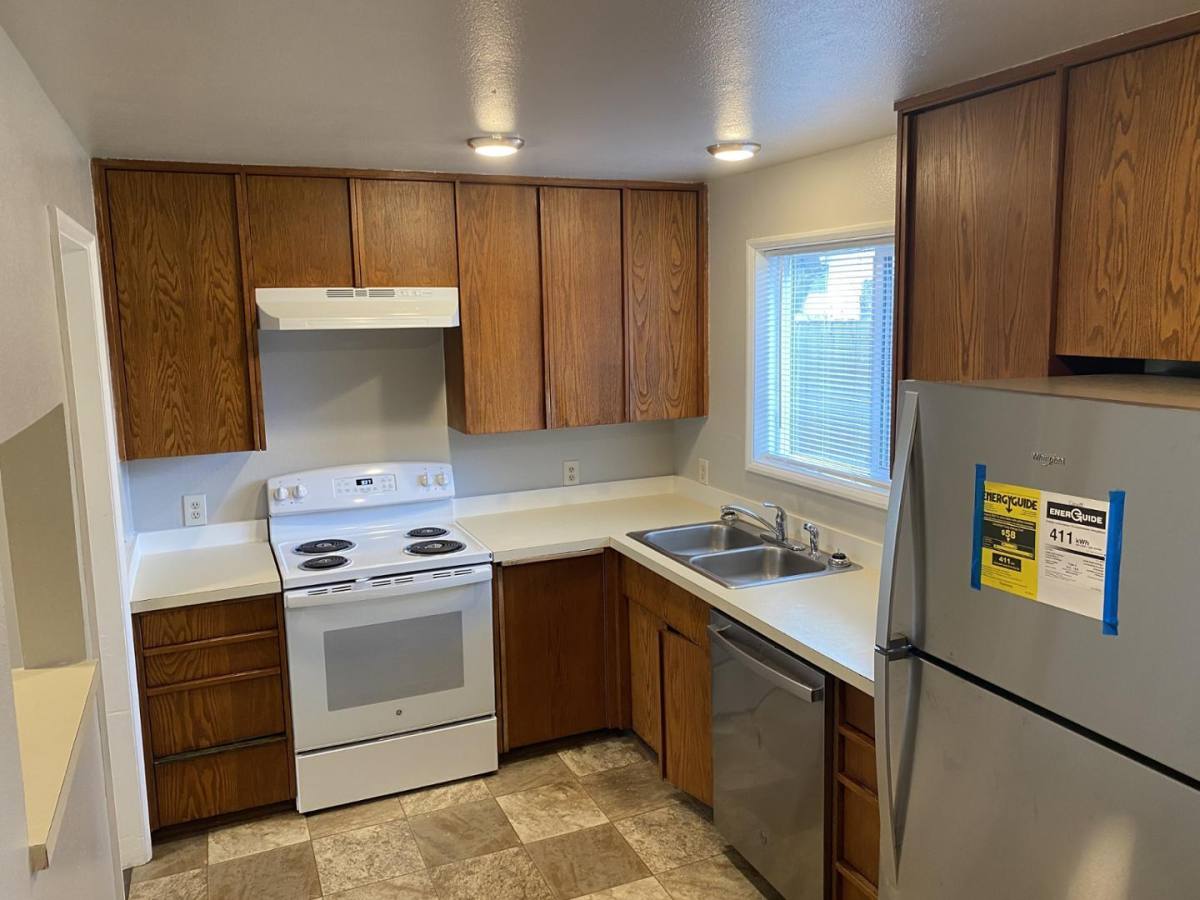 Townhouse for rent at 210 W Pacific Ave #4, Westport, WA 98595