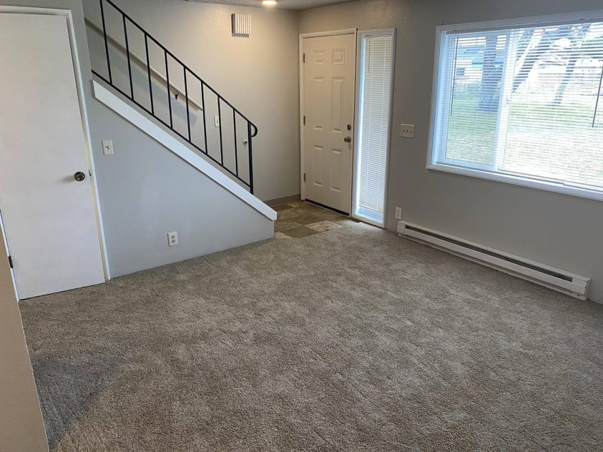 Townhouse for rent at 210 W Pacific Ave #4, Westport, WA 98595