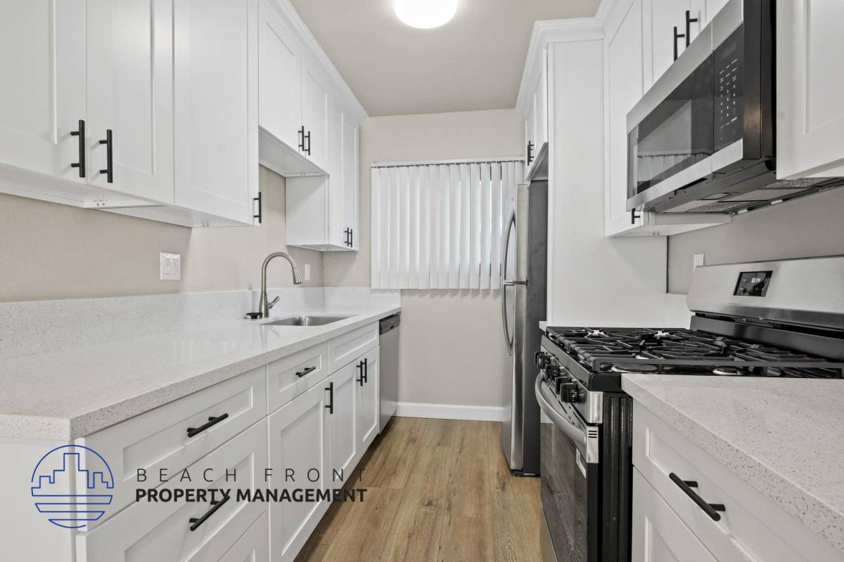 Apartment for rent at Antigua, 7816 Paseo Del Rey #10, Playa Del Rey, CA 90293