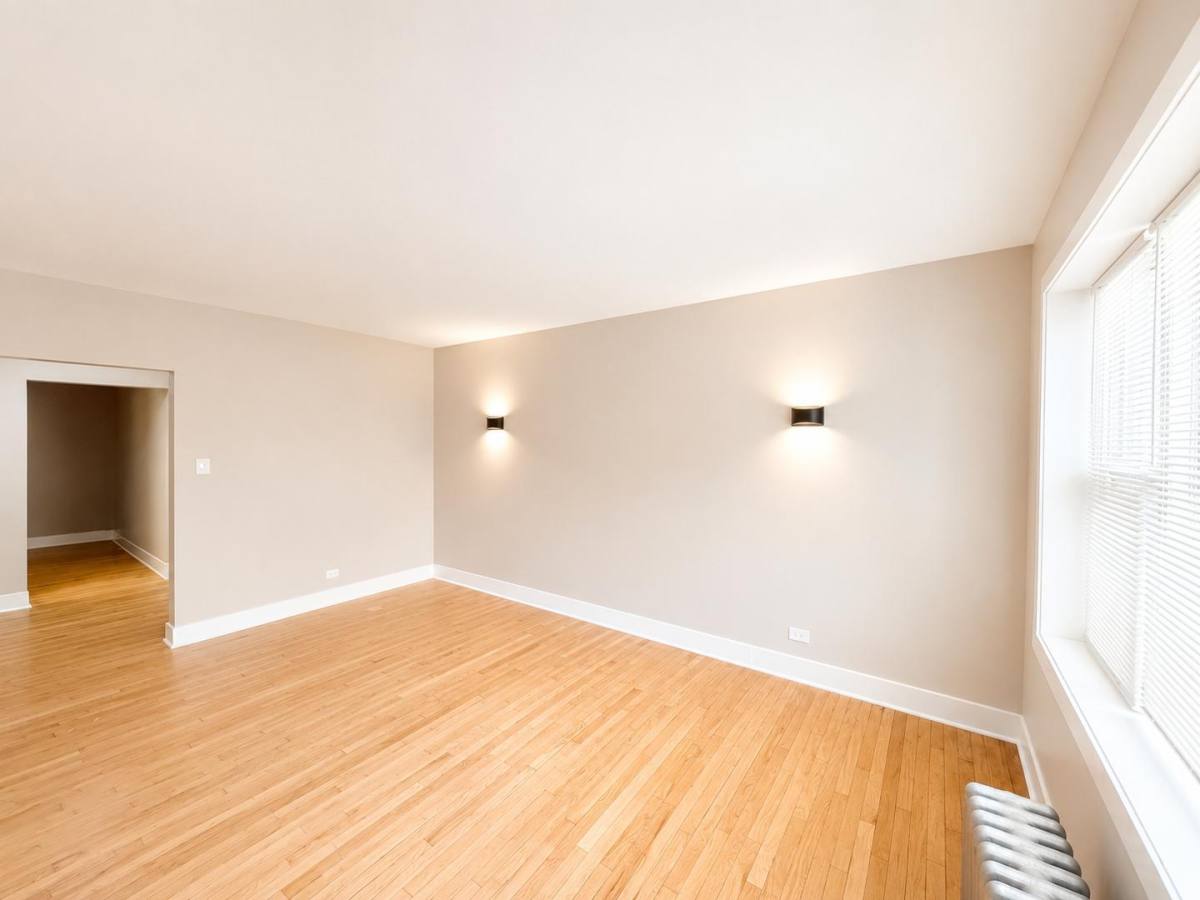 Apartment for rent at 7369 N Damen Ave #B1, Chicago, IL 60645