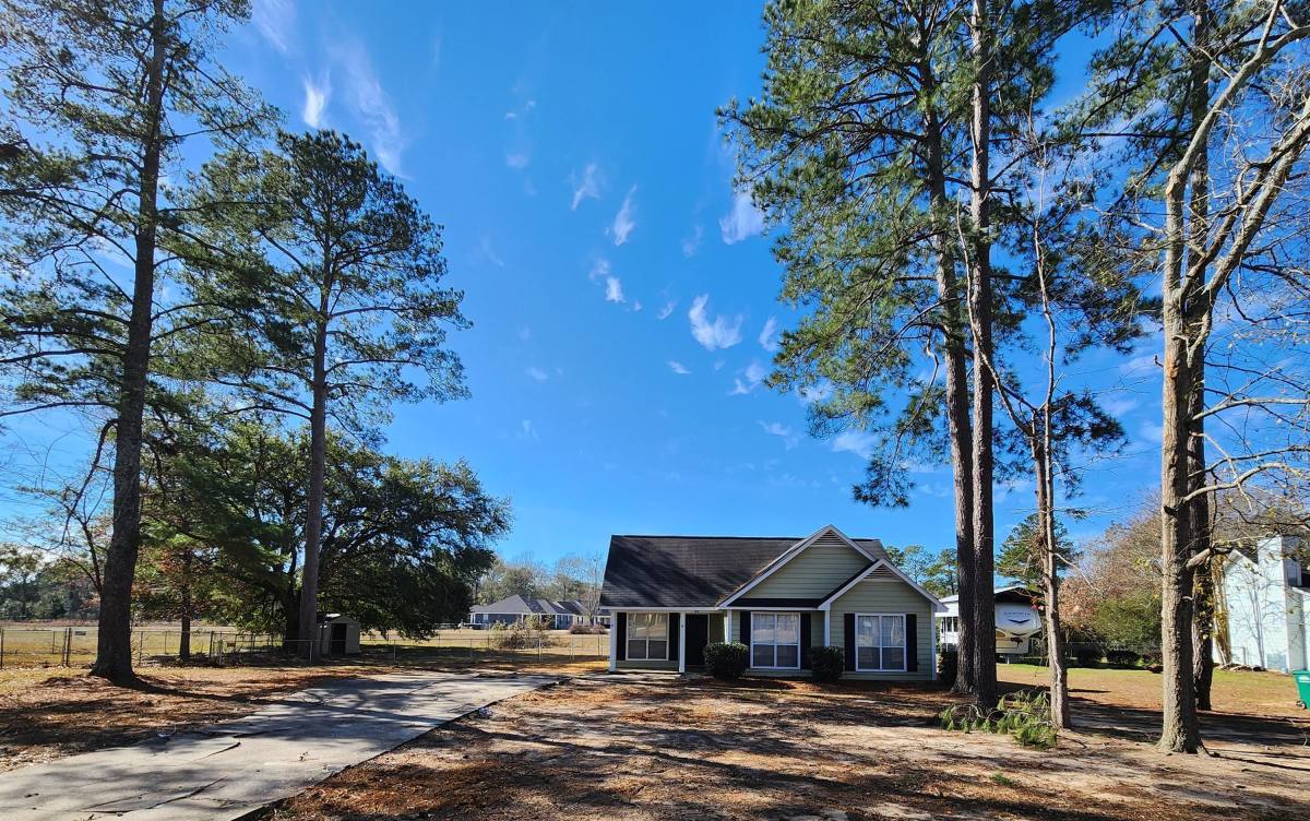 House for rent at 154 Nacoochee Dr, Leesburg, GA 31763