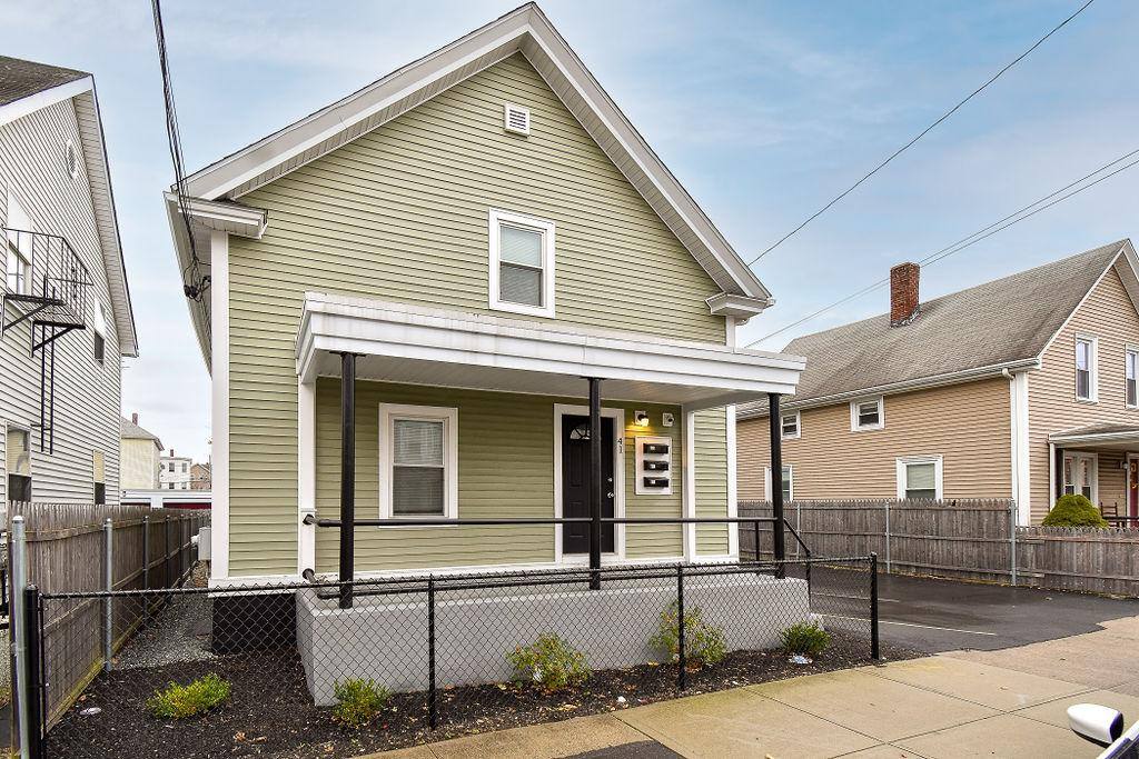 Apartment for rent at 41 Benefit St #41-2, Pawtucket, RI 02861